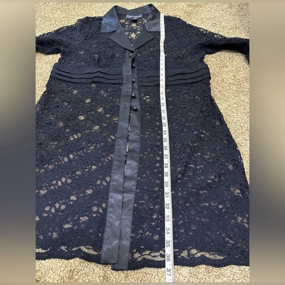 Susan Graver Navy Sheer Lace Button Front Tunic Blouse Sz PXL - Picture 7 of 7